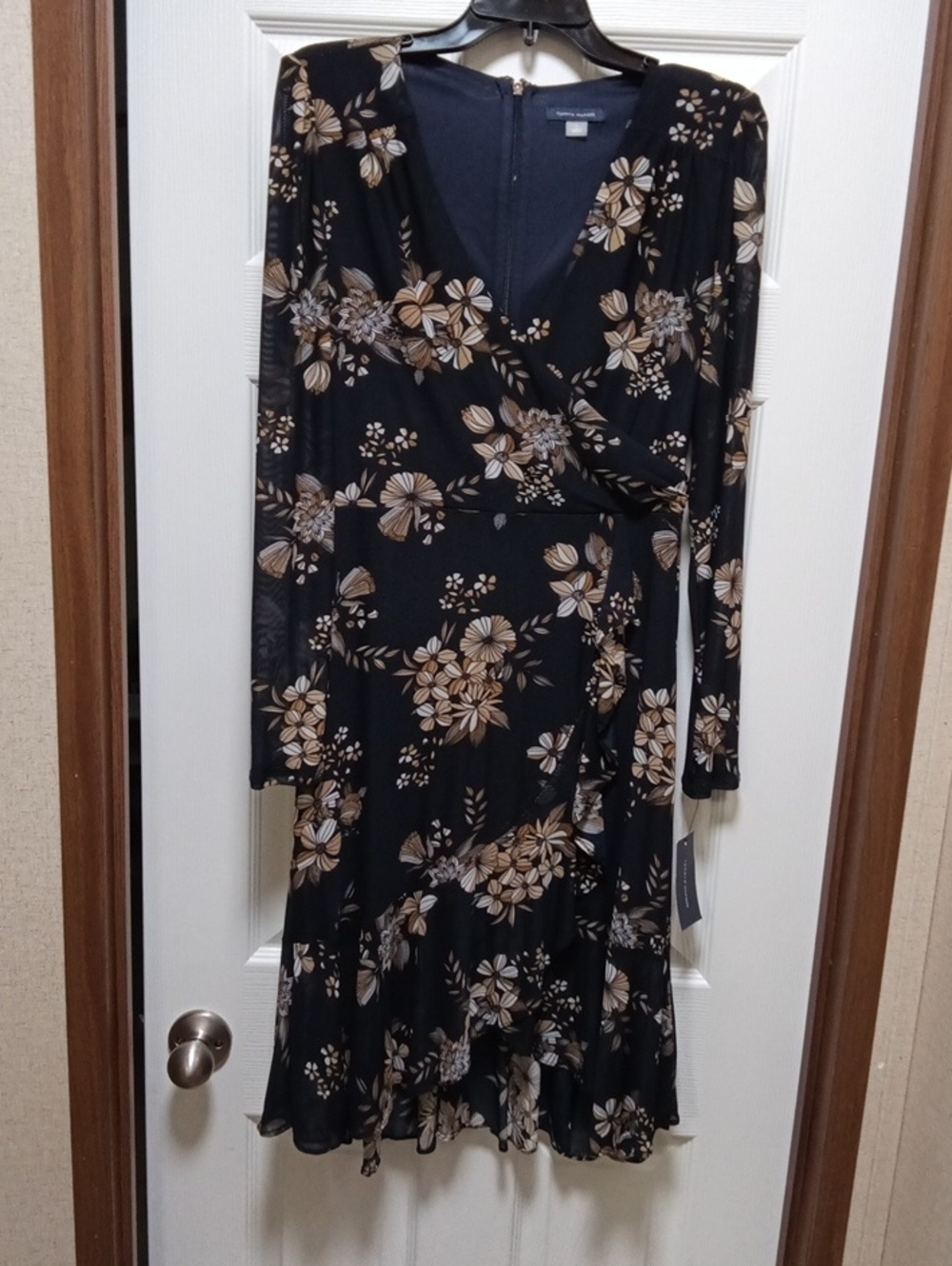 NWT Tommy Hilfiger Black Long Sleeve Floral Wrap Dress Size 6